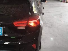 Ford Focus Hatchback EcoBoost 180 Automatic ST Line - photo 7