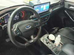 Ford Focus Hatchback EcoBoost 180 Automatic ST Line - photo 9