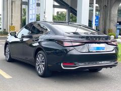 Lexus ES 200 Premium Edition - ფოტო 4