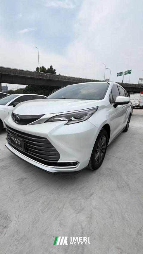 2026 Toyota Sienna Dual-Engine 2.5L 4WD Prestige Edition