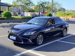 Lexus ES 200 Excellence Edition - фото 1