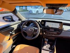 Lexus ES 200 Excellence Edition - фото 9