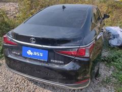 Lexus ES 200 Luxury - фото 3