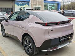Lynk & Co 20 530km Rear-wheel Drive Max - фото 2