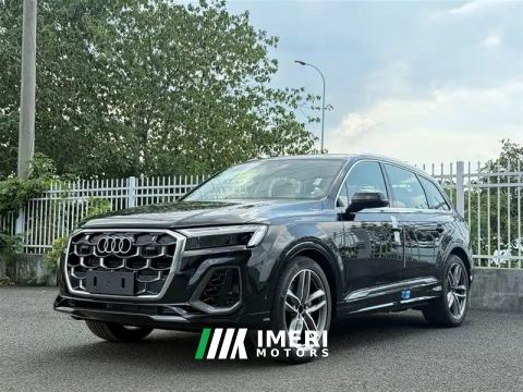 2025 Audi Q7 55 TFSI quattro S Line Sport 7-seater