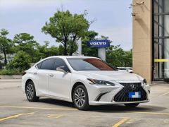 Lexus ES 200 Excellence Edition - ფოტო 3