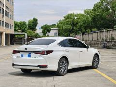 Lexus ES 200 Excellence Edition - ფოტო 4