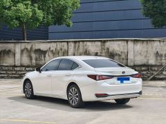 Lexus ES 200 Excellence Edition - ფოტო 6