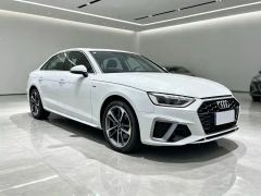 Audi A4L 40 TFSI Luxury Dynamic - фото 3