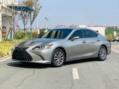 Lexus ES 300h Excellence Edition - фото 1