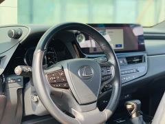 Lexus ES 300h Excellence Edition - фото 11
