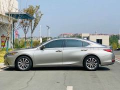 Lexus ES 300h Excellence Edition - фото 4