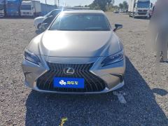 Lexus ES 300h Premium Edition - photo 3