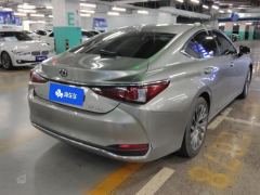 Lexus ES 200 Excellence Edition - photo 2