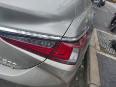 Lexus ES 200 Excellence Edition - ფოტო 5