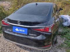 Lexus ES 200 Luxury - ფოტო 2