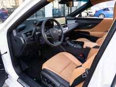 Lexus ES 300h Excellence Edition - photo 9