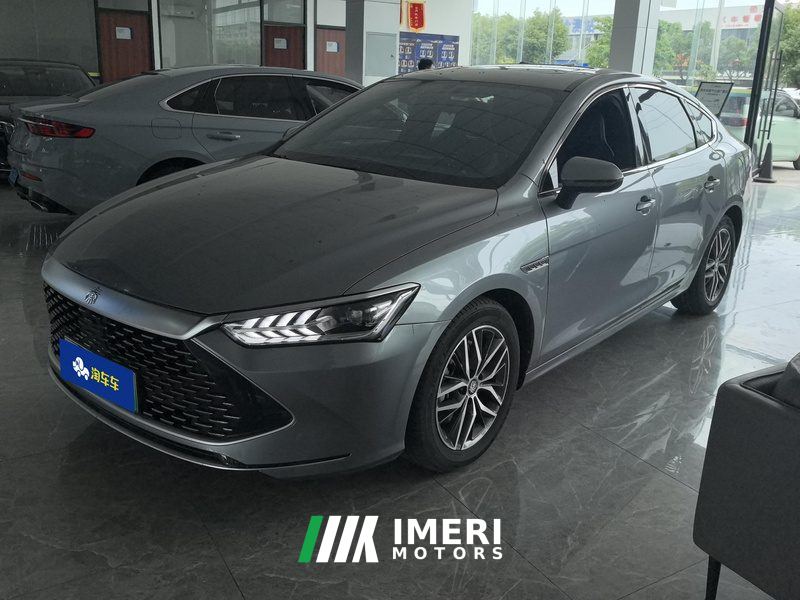 BYD Qin PLUS DM-i 55km Flagship - автомобиль из Китая