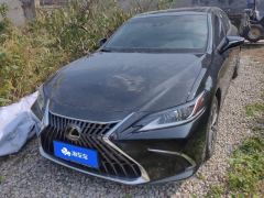 Lexus ES 200 Luxury - фото 1