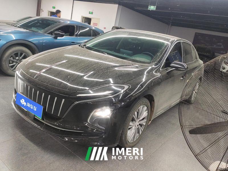 Hongqi E-QM5 620km PLUS - автомобиль из Китая