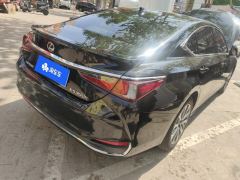 Lexus ES 300h Excellence Edition - фото 2
