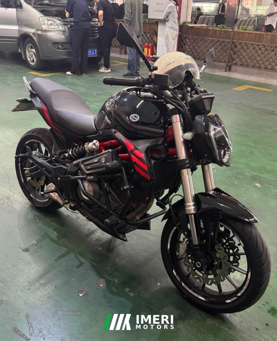 2021 Benelli TNT 300 / BN 302S