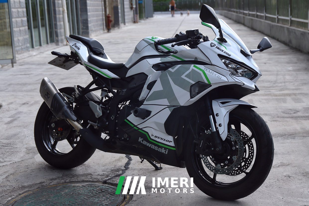 2023 Kawasaki ZX-4R 400 cc