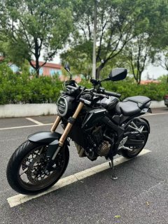 Honda CB650R - photo 7