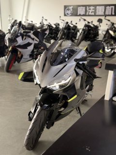 QJMOTOR Sai 421 - ფოტო 3