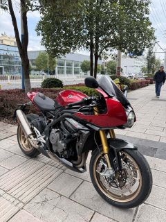 Triumph Speed Triple 1200 RR - photo 1