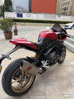 Triumph Speed Triple 1200 RR - photo 4