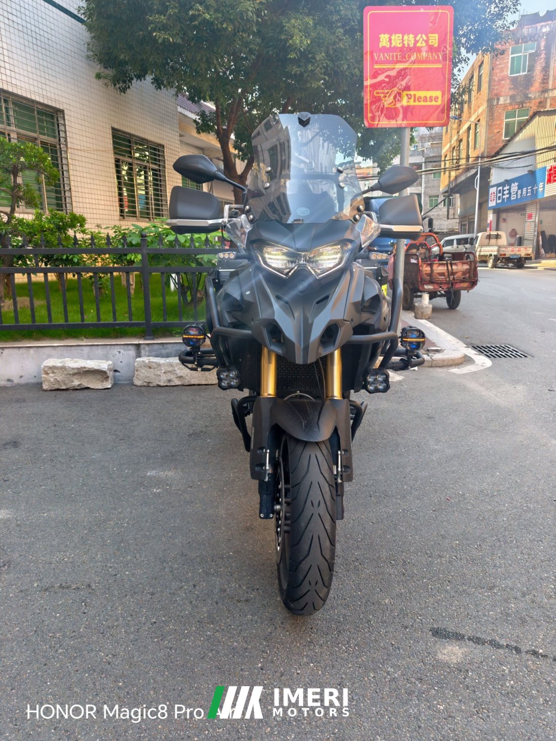 Benelli TRK552 550 cc - მოტოციკლი ჩინეთიდან