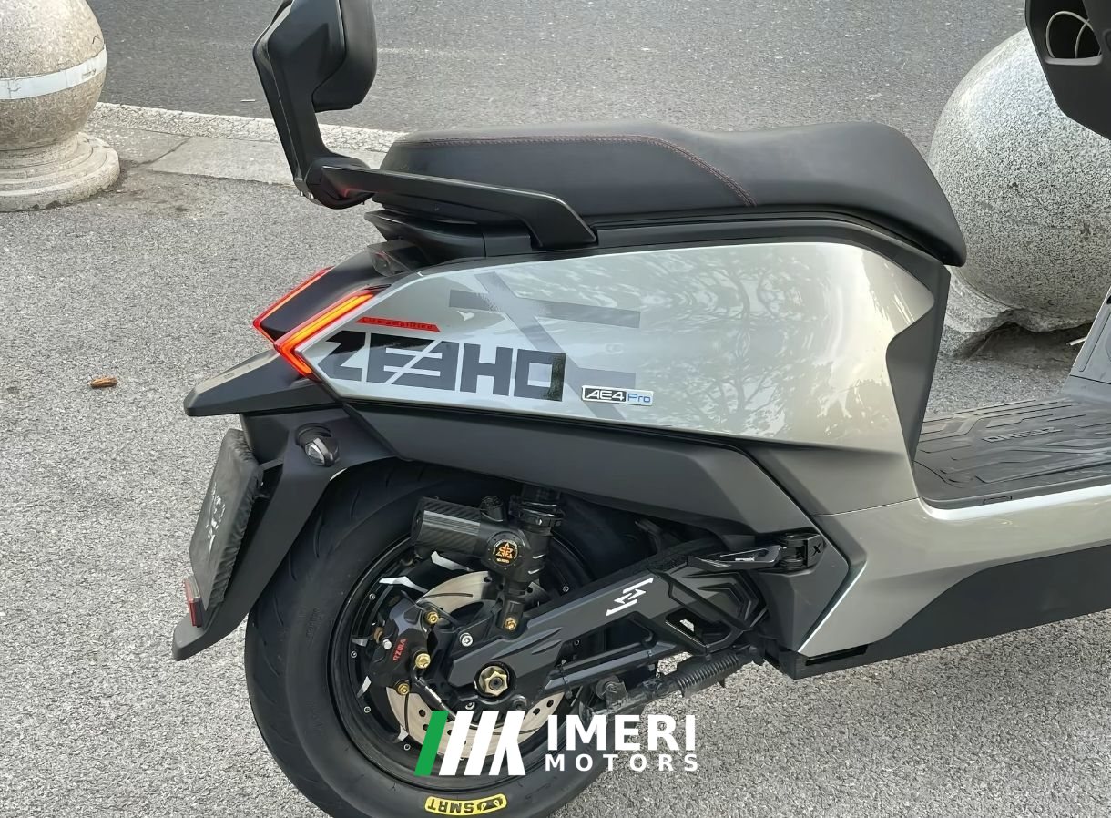 2025 Zeeho AE4