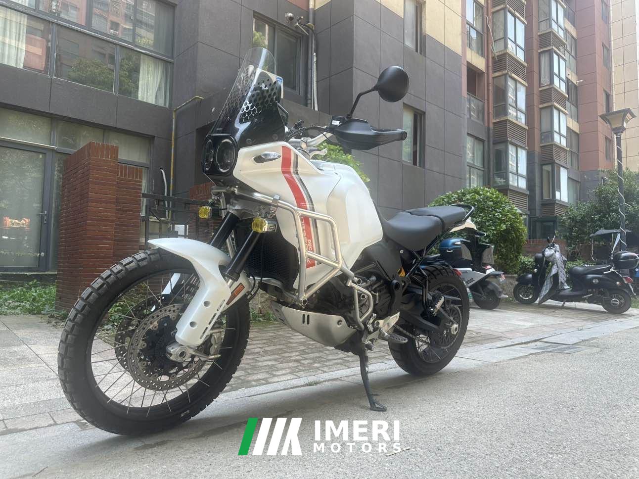 2023 Ducati Desert X 950 cc