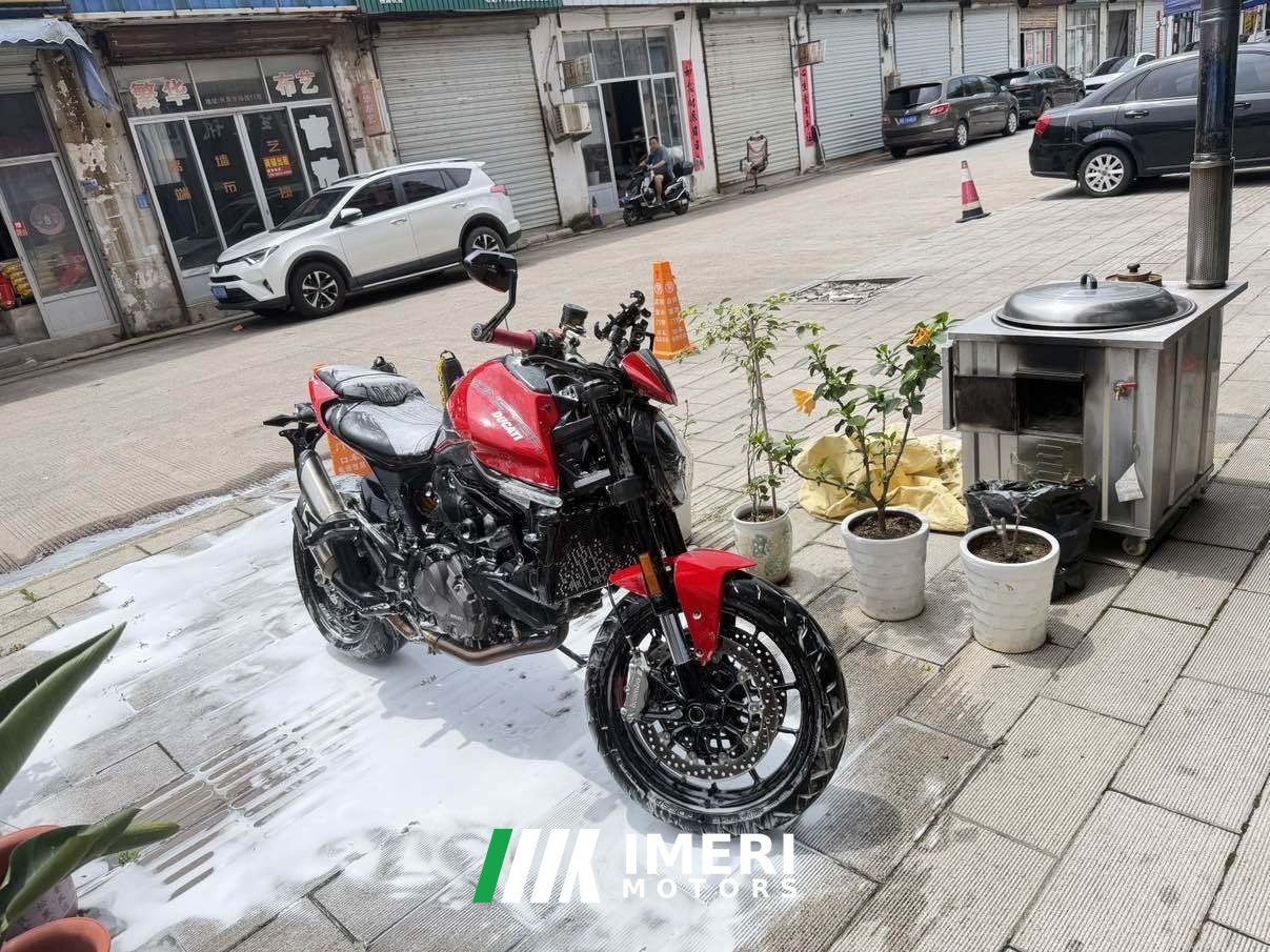 2021 Ducati Monster 950