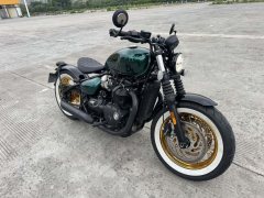 Triumph Bonneville Bobber 1200 cc - ფოტო 2