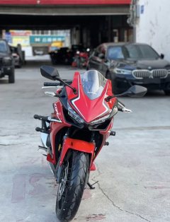 Honda CBR400R - photo 2