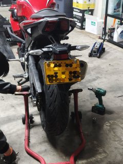 Honda CBR400R - photo 9