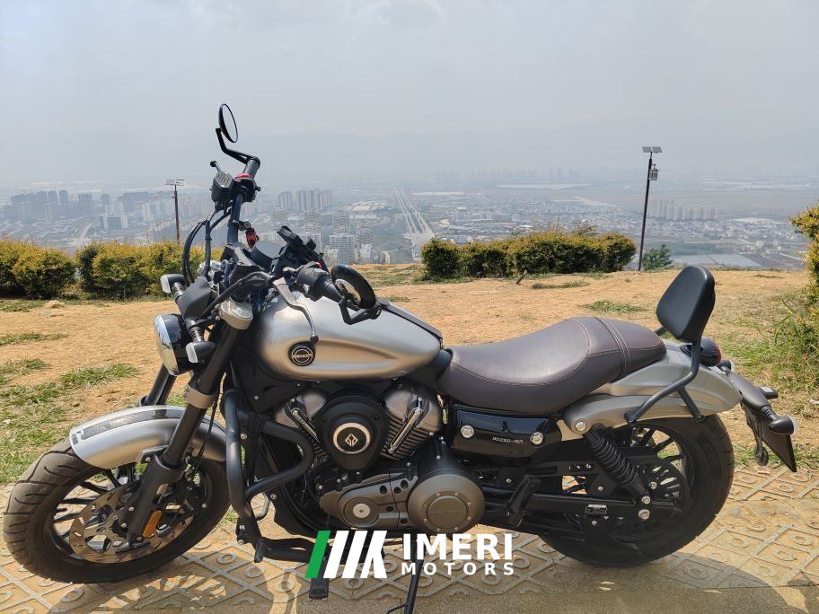 Benda Chinchilla 250 - motorcycle from China