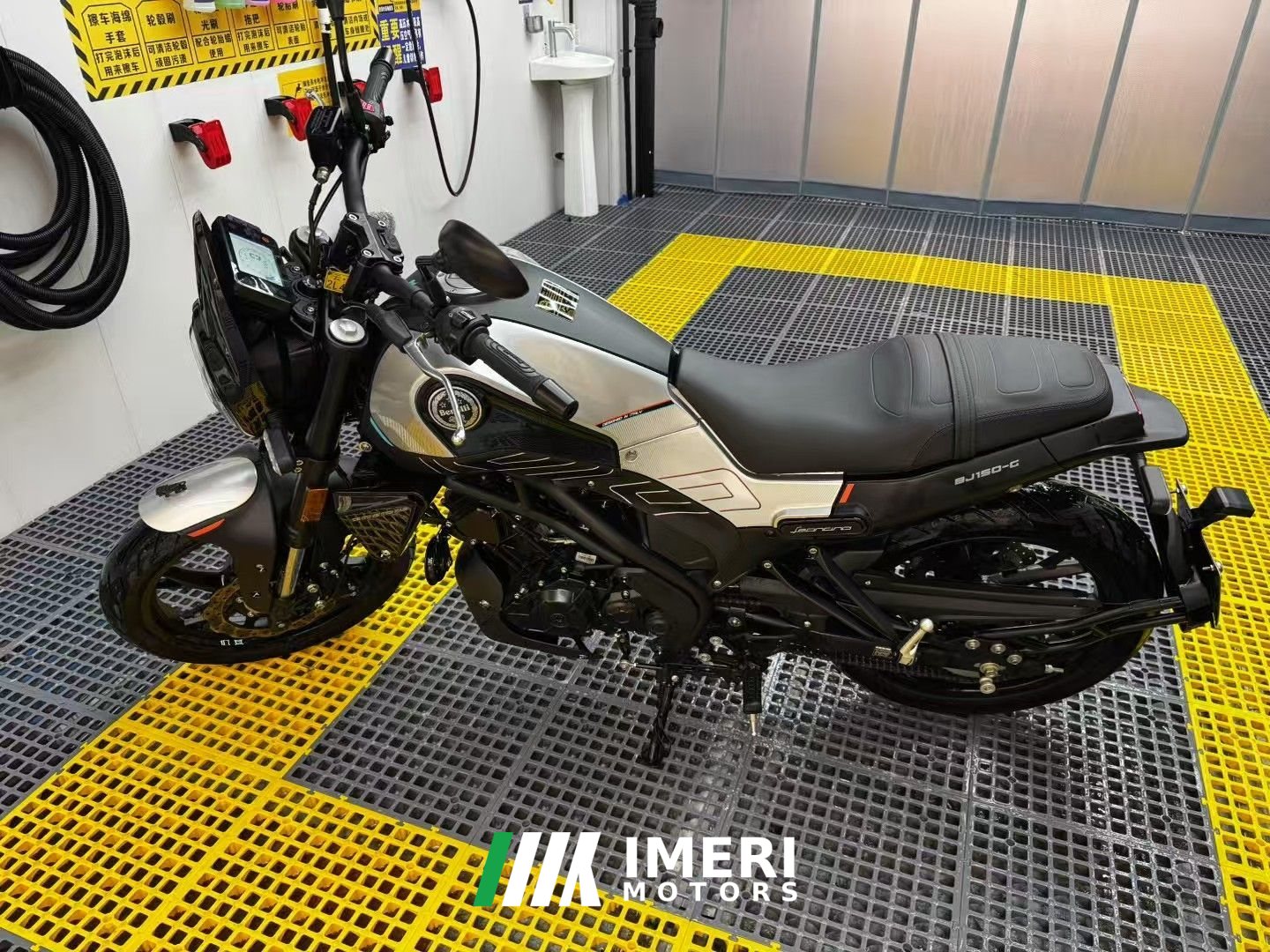 2023 Benelli Leoncino 150