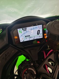 Kawasaki ZX-4R 400 cc - ფოტო 11