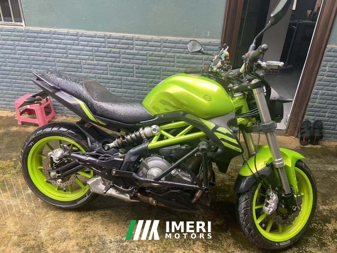 2021 Benelli TNT 300 / BN 302S