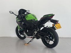 Kawasaki Ninja 400 - ფოტო 4