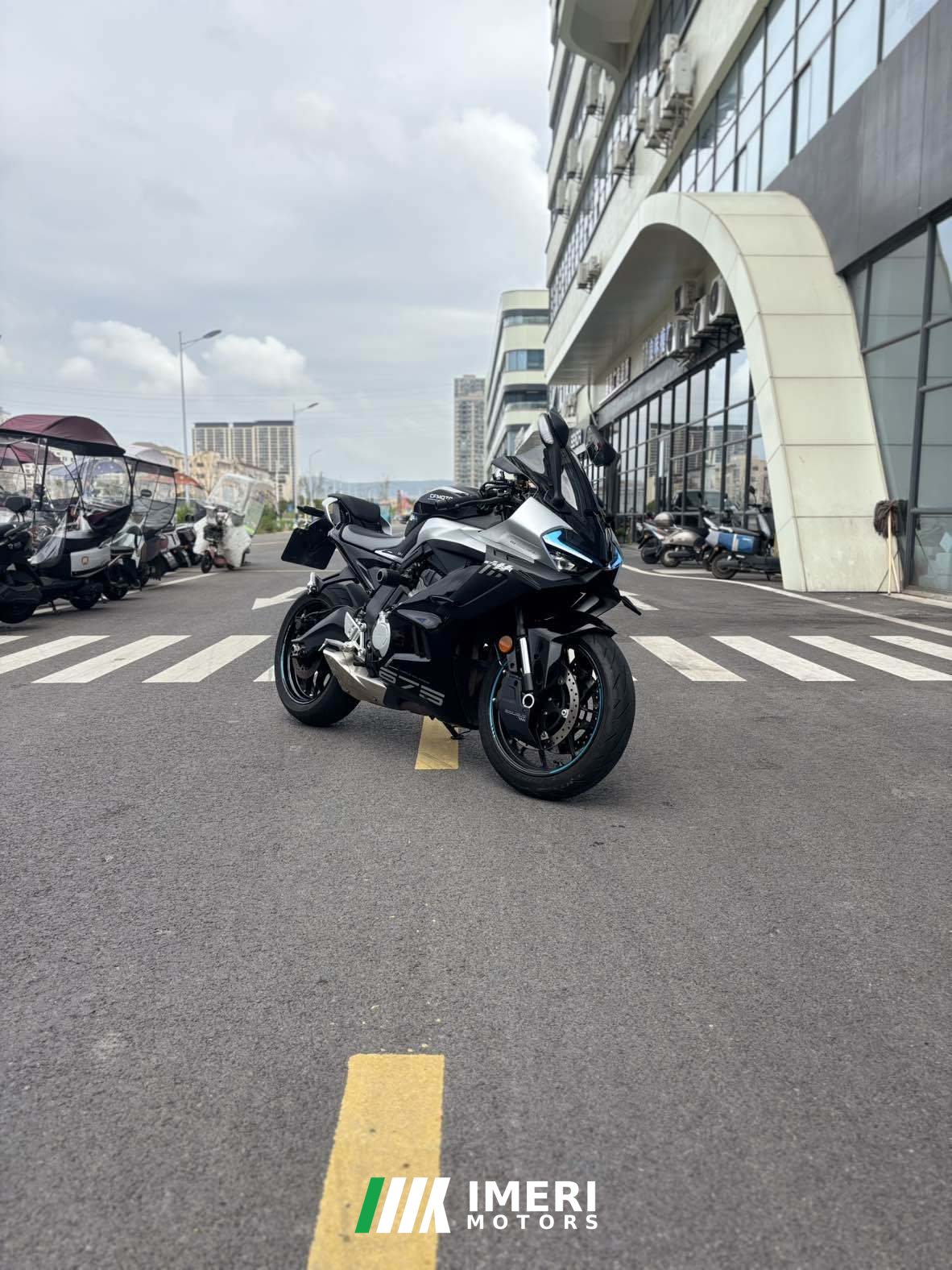 2024 CFMOTO 675SR-R
