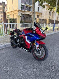 Honda CBR400R - ფოტო 1