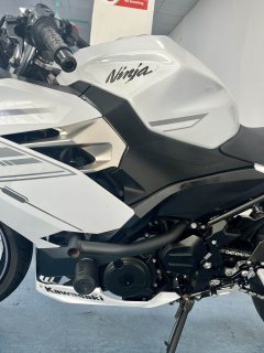 Kawasaki Ninja 400 - ფოტო 4