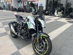 Voge 300R - ფოტო 1