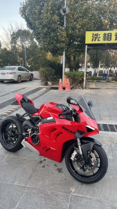 Ducati Panigale V4 1100 cc - ფოტო 2