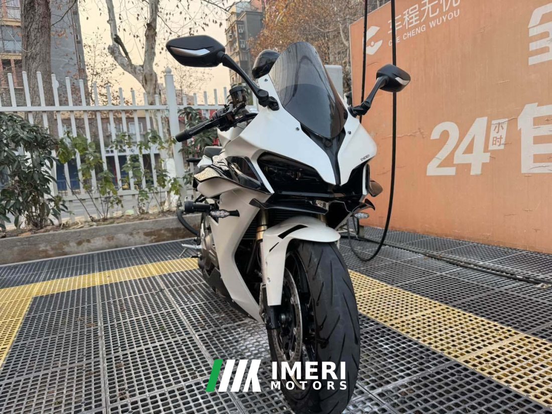 QJMOTOR Roewe i5 550 / Sai 550 *(Context-dependent, usually referring to the motorcycle "Sai 550" or Roewe car v - motorcycl…