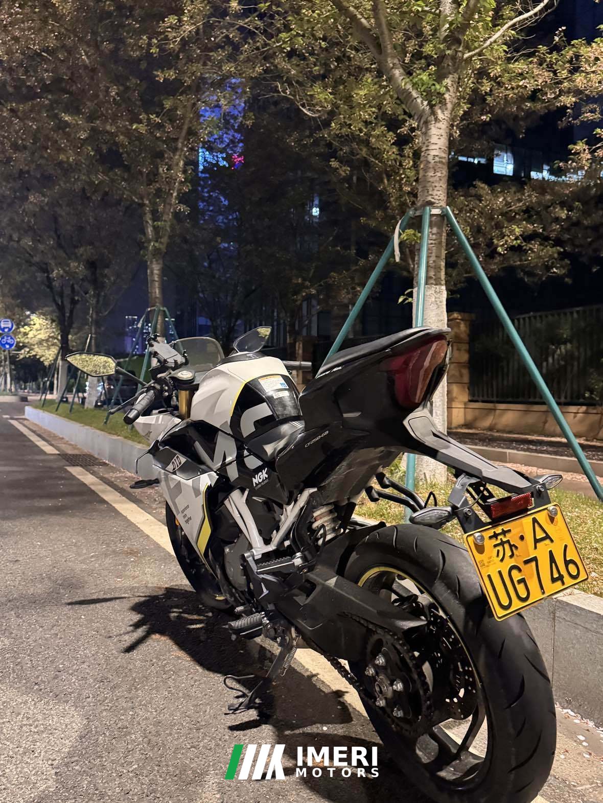 2022 CFMOTO 250SR